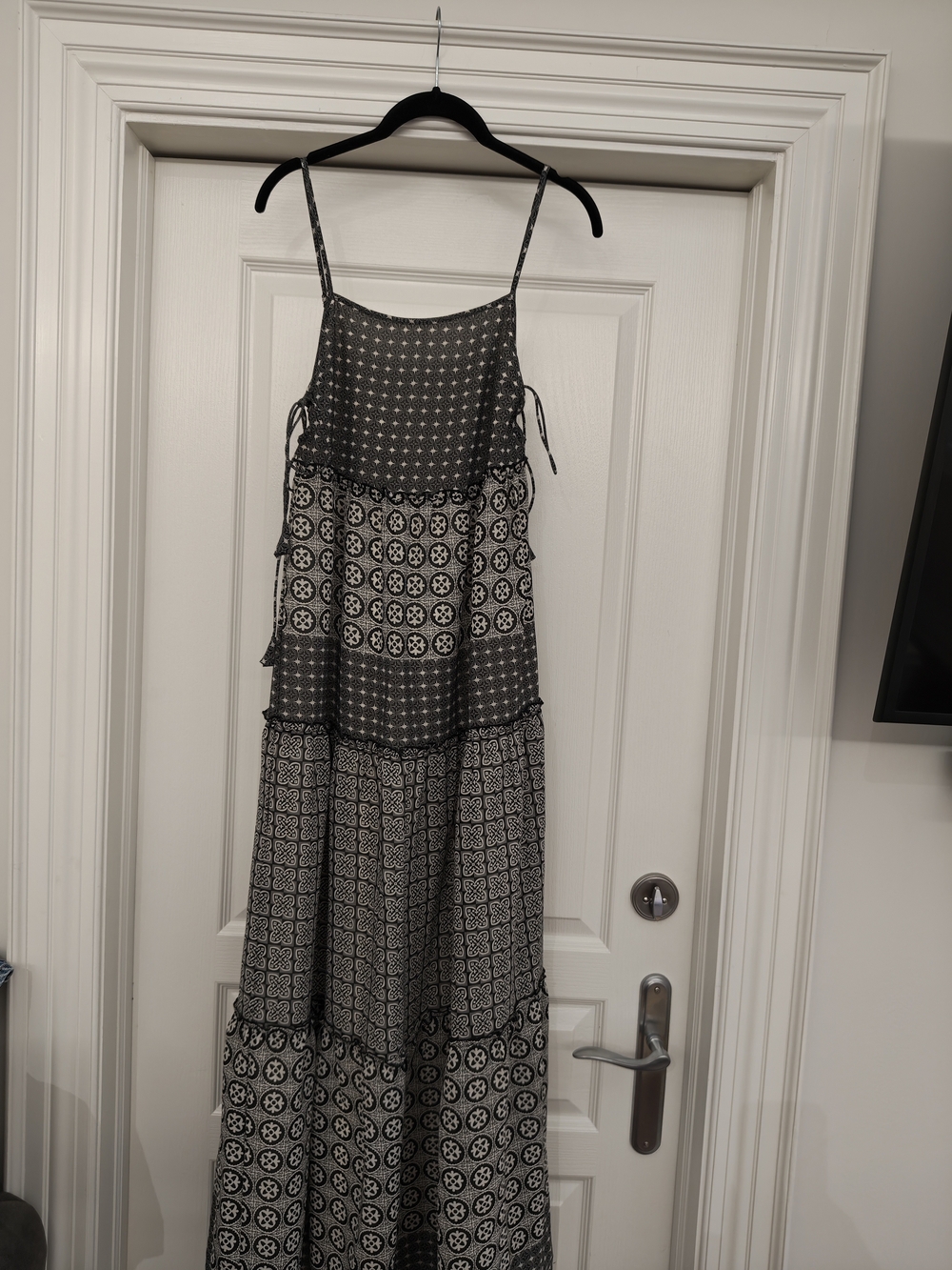 Women's Black and White Maxi Dress - Sleeveless Tiered Summer Dress